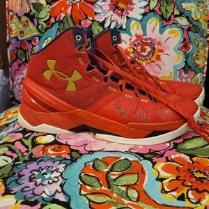 Mens Under Armour basketball shoes size 11.5